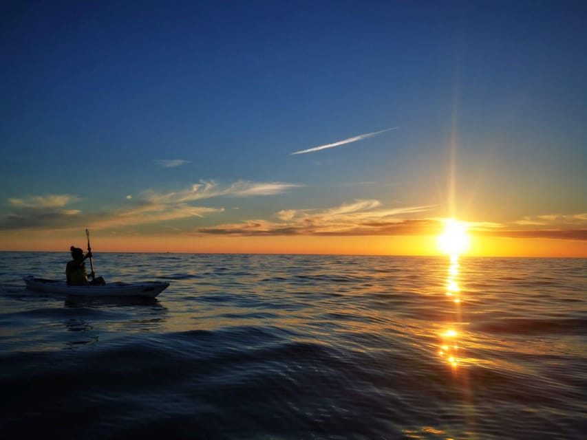 Poreč: Sea Kayaking Sunset Tour - The return paddle and the best light