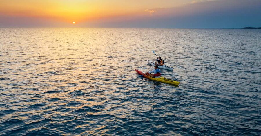 Poreč: Sea Kayaking Sunset Tour - A farewell drink after the kayaks