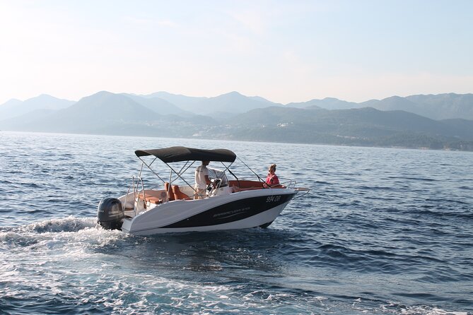 Private 4h Boat Tour Elaphite Islands with Barracuda 545 - A private ride on the Barracuda 545
