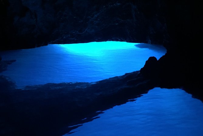 Private Blue and Green Cave Tour from Hvar Town - Guides can make or break the day