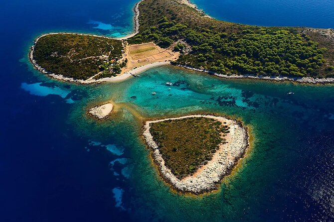 Private Boat Tour from Hvar - Blue and Green cave, Vis, and the Pakleni islands - Key points at a glance