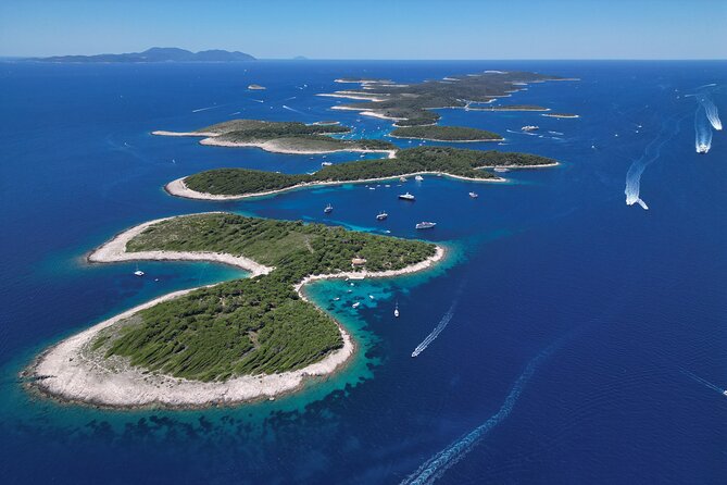 Private boat tour of Red rocks & Pakleni islands - Why a private speedboat works so well around Hvar