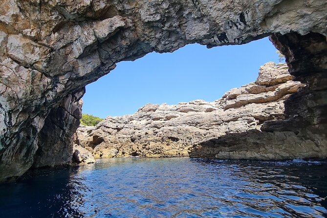 Private boat tour to Elafiti islands and south part of Mljet 8h. ALL INCLUDED - Meeting point and practical planning
