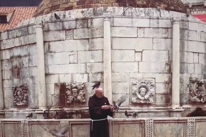 Private History Old Town and City Wall Tour in Dubrovnik - Getting the most from the 2.5-hour schedule