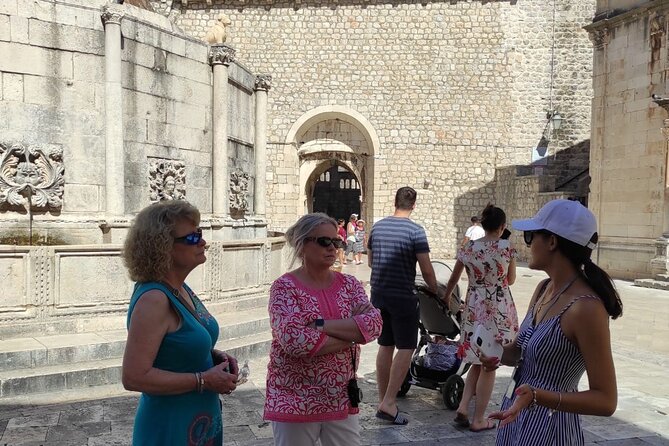 Private History Old Town and City Wall Tour in Dubrovnik - Who should book this Dubrovnik walk?