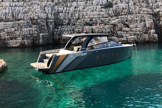 Private Luxury boat from Hvar, Brač and Split - The fuel charge deserves your full attention