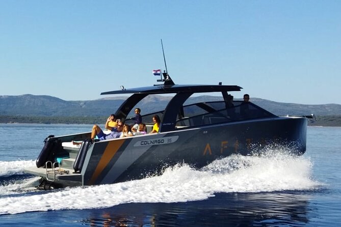 Private Luxury boat from Hvar, Brač and Split - Choosing your stops with Roko, Dora, or another skipper