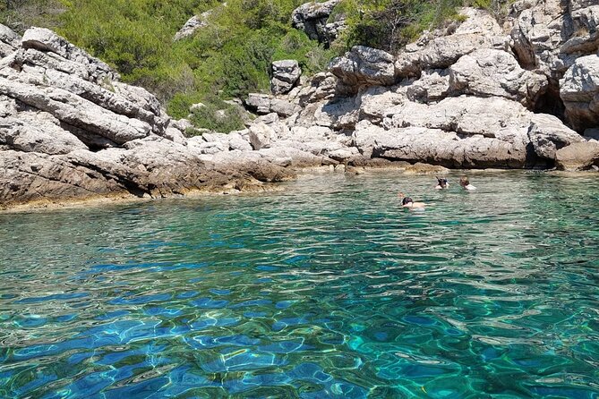 Private luxury speedboat tour-Islands, caves, beaches, snorkeling - The eight-hour Mljet option takes you farther