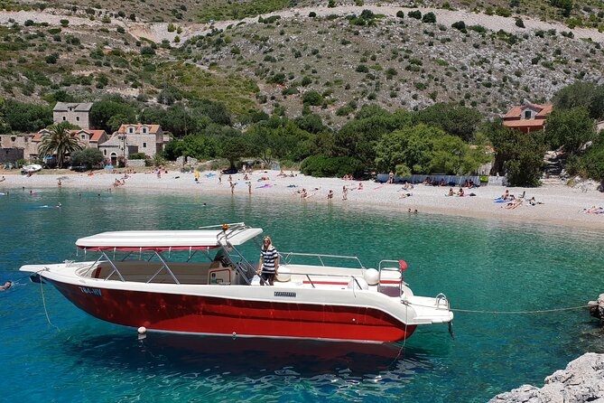 Private Red Rocks and Pakleni Islands beach hopping speedboat tour - Dubovica Beach and the first Red Rocks swim