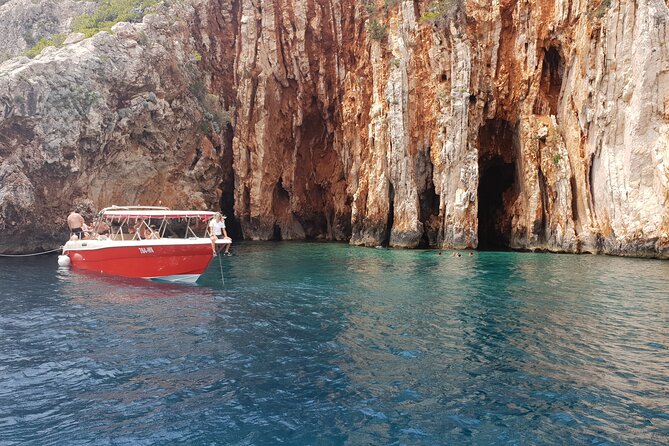 Private Red Rocks and Pakleni Islands beach hopping speedboat tour - Mlini Beach for the final turquoise-water swim