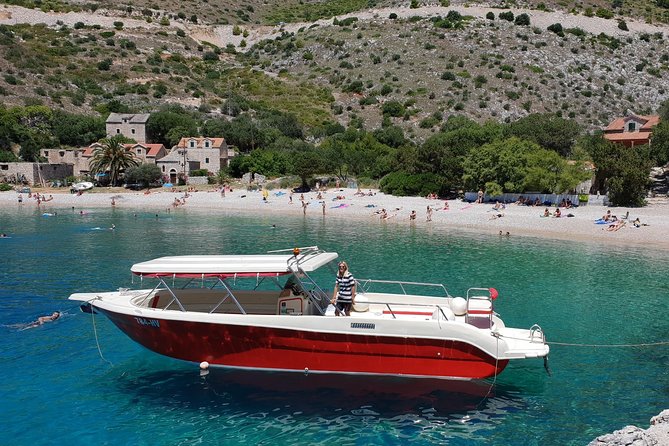 Private Red Rocks and Pakleni Islands beach hopping speedboat tour - Who will get the most from this tour