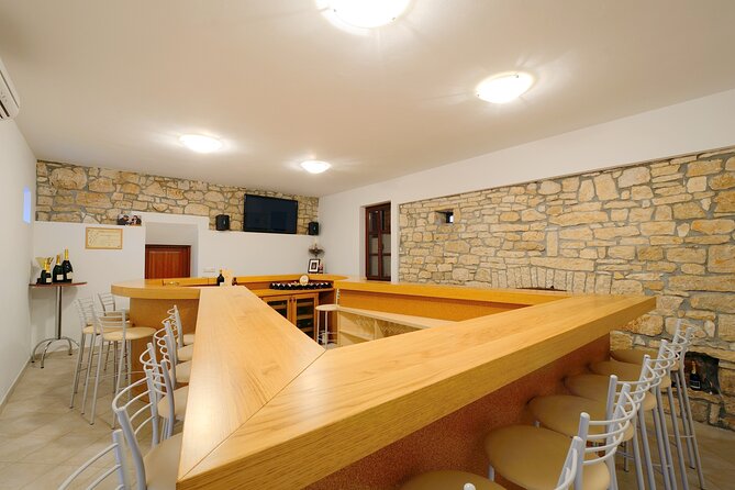 Private Sparkling Wine Tasting in Istria - Meeting the family at Winery MISAL