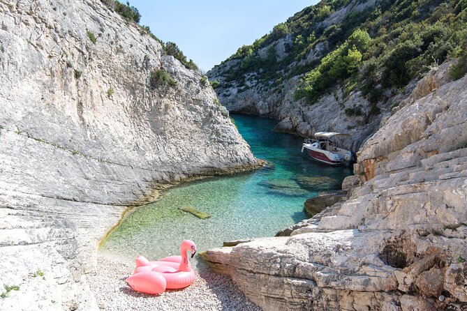 Private Speed Boat Tour to Blue Cave & Pakleni islands - What the private price really buys you