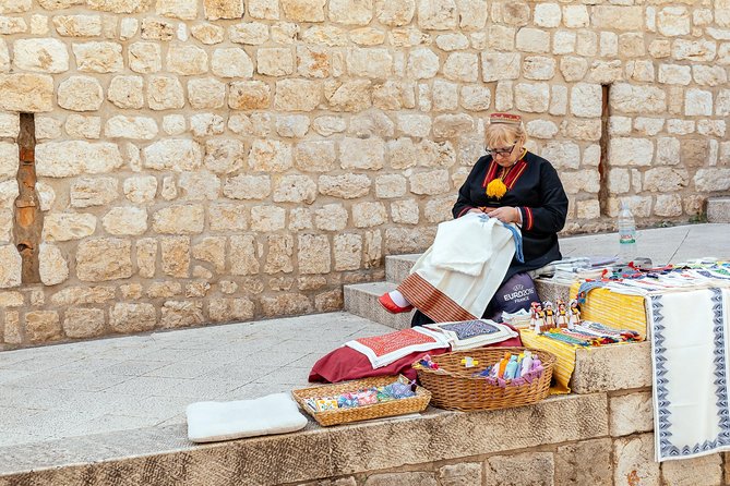 PRIVATE TOUR: Highlights & Hidden Gems of Dubrovnik With Locals - The flexible part: local corners and personal stories