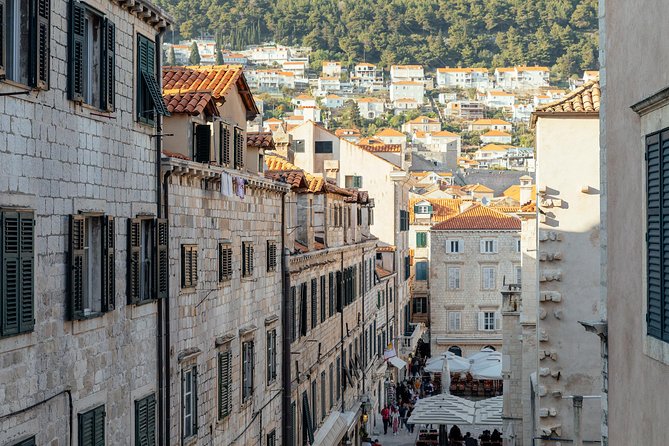 PRIVATE TOUR: Highlights & Hidden Gems of Dubrovnik With Locals - What the pace feels like over two hours