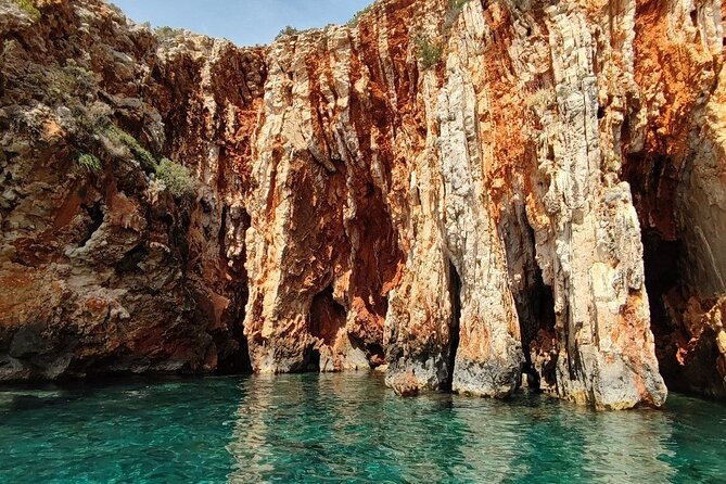 Private tour of Pakleni islands, Red Cliffs & South Shore of Hvar - Why a private boat makes sense around Hvar