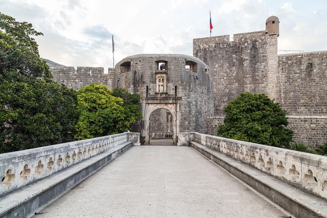 Private Tour: Panoramic Dubrovnik Tour Including Old Town Walking Tour - How much attention will you get from the guide?