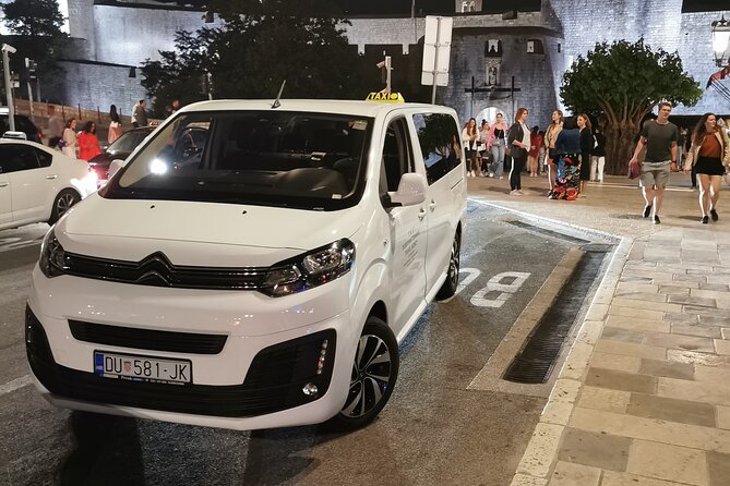 Private Transfer by 8 seats van from and to Dubrovnik Airport - A private van instead of a Dubrovnik arrival scramble