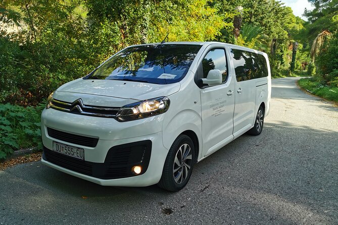 Private Transfer by 8 seats van from and to Dubrovnik Airport - My call: book it for a group, compare it for two