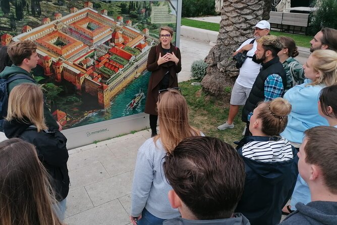 Private Walks & Storytelling - the best small group tour in Split - Narodni Trg and the newer old town