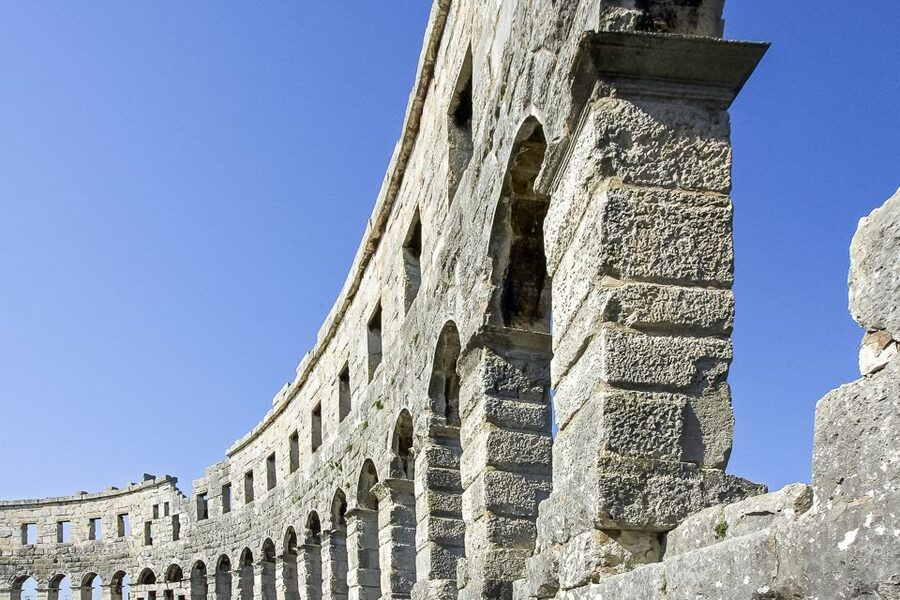Pula: Arena Entrance Ticket - How long to allow inside