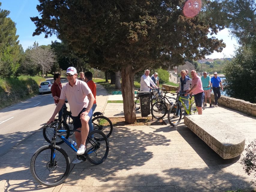 Pula: Bike Tour of Ancient Pula & Aquatic Adventures - What makes the local guide important