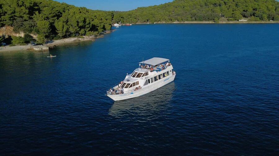 Pula: Brijuni National Park Dolphin Watching Tour w/Dinner - Seeing Brijuni from the water
