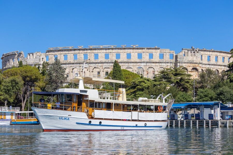 Pula: Brijuni National Park Sunset, Dolphins & Dinner Cruise - Small tips that make the evening better
