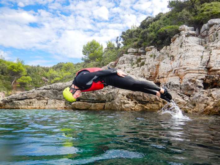 Pula: Coasteering Adventure with Guide and Photos - Why Pula’s rocky shore makes a good coasteering course