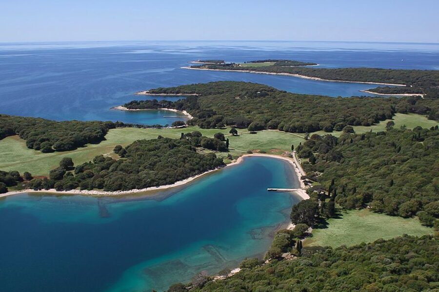 Pula: Dolphin Watching Sunset Cruise with Dinner & Drinks - Dinner on the open sea