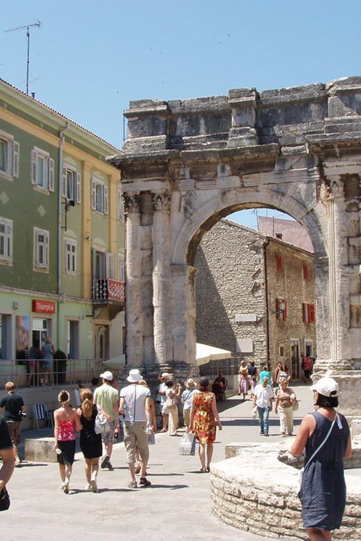 Pula: Old Town Walking Tour for Foodies with Dinner and Wine - Why the Pula Arena is the right starting point