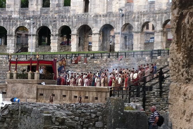Pula walking tour - Temple of Augustus and the Roman forum area