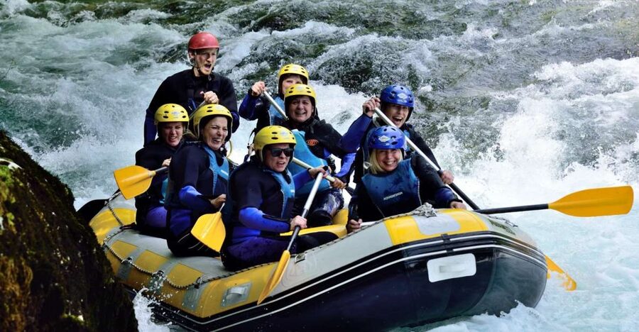 Rafting/Kayaking adventure river Kupa - The swimming and cliff-jumping stop