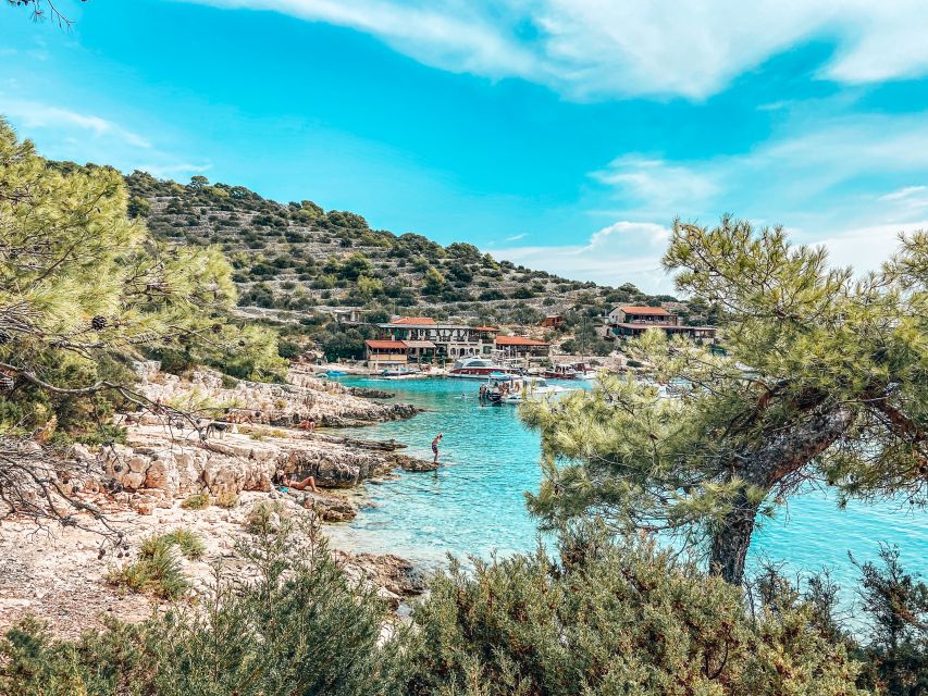 RIVIERA TOUR FROM ŠIBENIK, ZLARIN, PRVIĆ AND TIJAT - Leaving Šibenik for the outer islands