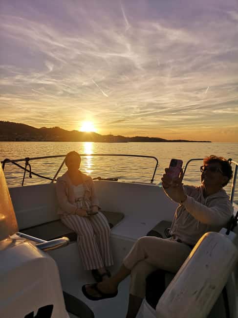 Romantic Sunset tour around Zadar with Drinks - Out toward the Zadar Archipelago