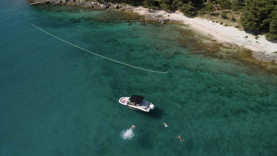 Rovinj: Rovinj Archipelago and South Coves Speedboat Tour - Red Island and Sveti Andrija
