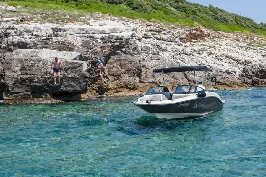 Rovinj: Rovinj Archipelago and South Coves Speedboat Tour - Two Sisters and the southern coves
