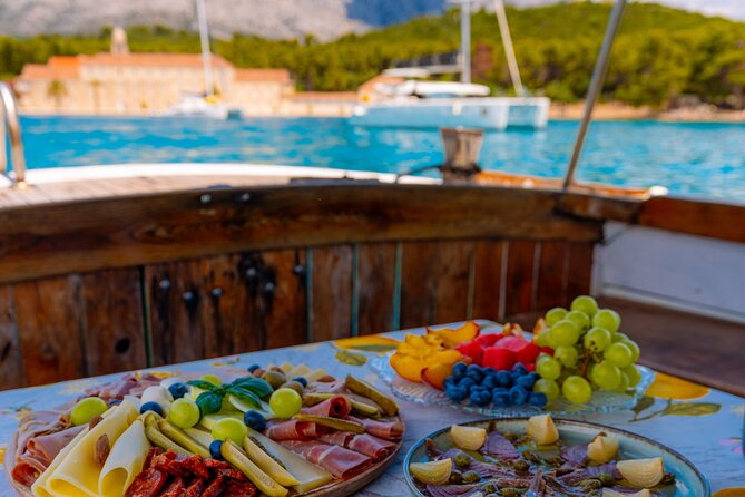 Sail Away - Korčula Archipelago Cruise, Swim and Snorkel - Stupe: a short stop with room to sunbathe