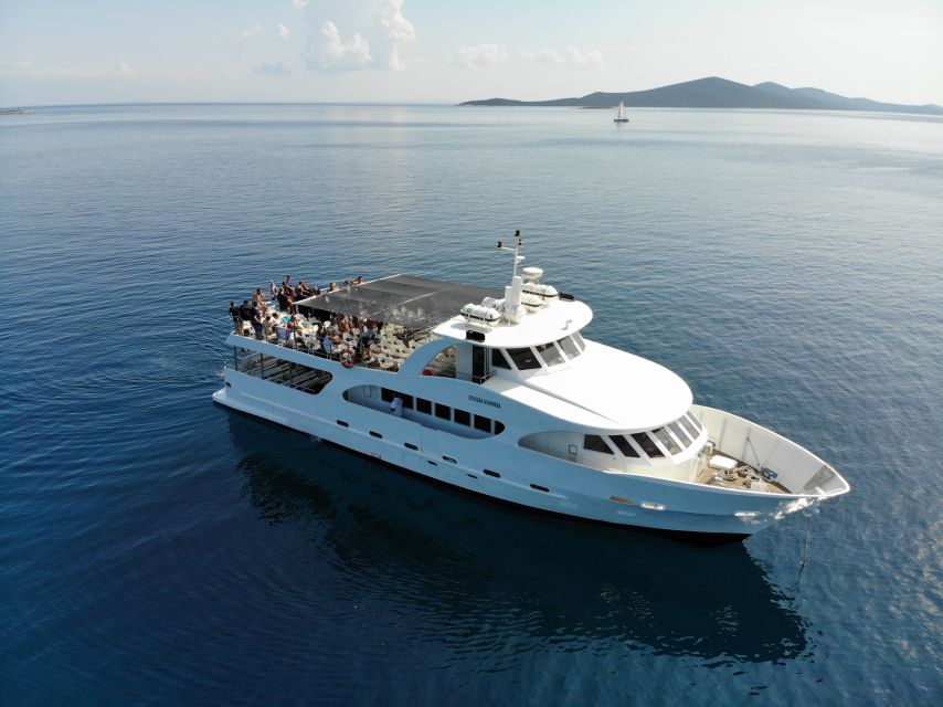 Sakarun Beach Full-Day Guided Tour from Zadar - Arriving on Dugi Otok at Božava or Soline