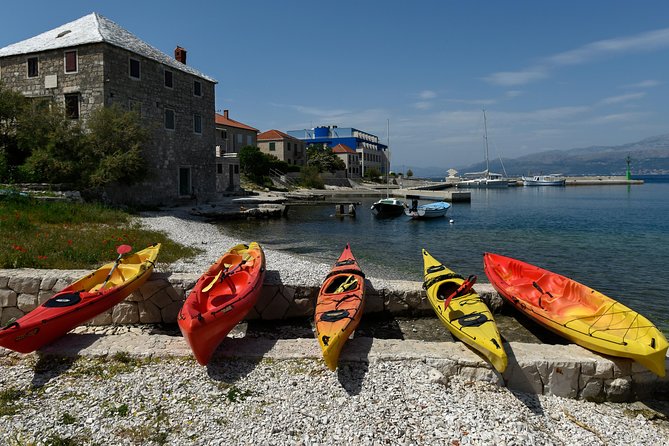 Sea kayaking Postira - Lovrečina (St.Lovre, archaeological site) - Returning to Postira by kayak