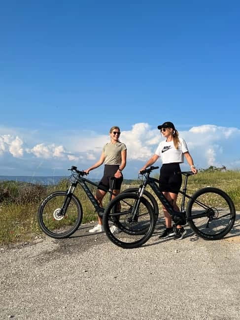 Self-guided mountain bike tour (non-electric) - Climbing toward Vidikovac mountain