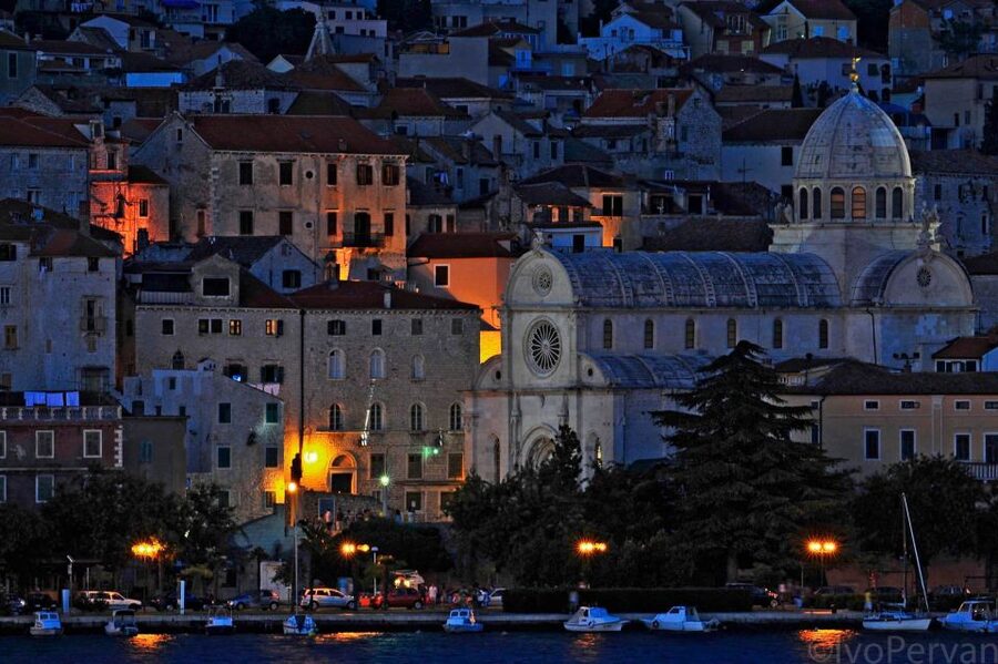 Sibenik: Guided Evening Walking Tour - The Croatian National Theater and early electric light