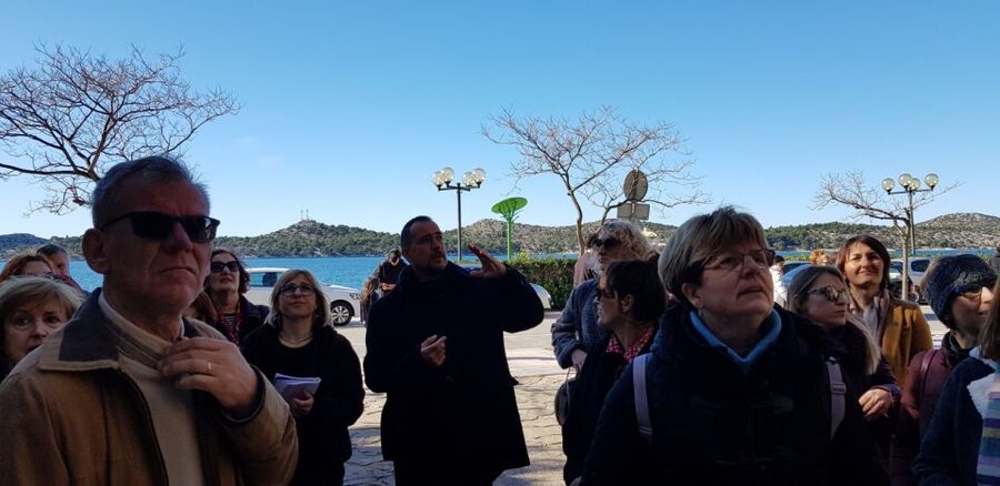 Šibenik: Medieval Night Walking Tour - Small clues, old chapels, and the first public lamp
