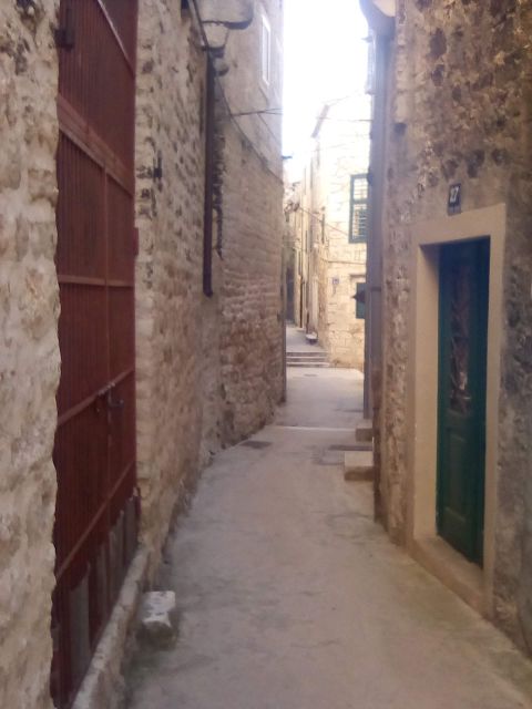 Šibenik walking tour in one hour! - Beginning at St. Francis Monastery and the eastern gates