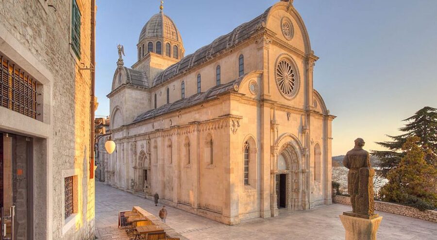 Šibenik walking tour in one hour! - The Šibenik meter and local details