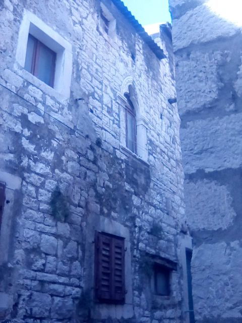 Šibenik walking tour in one hour! - What Dario’s guiding adds