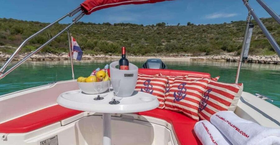 Šolta, Blue Lagoon and Brač Private Tour - Leaving Split by speedboat
