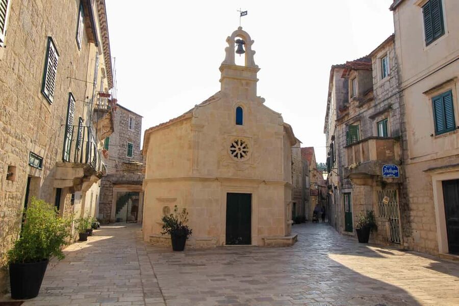Speedboat to 3 islands: Hvar, Brač, Zečevo with watersports - Zečevo: the quiet center of the day