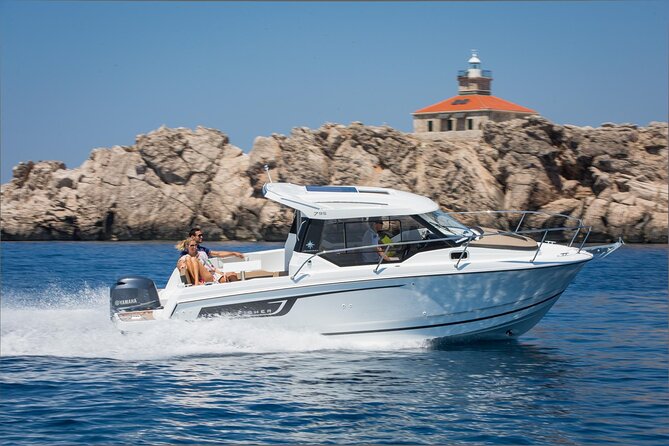 Speedboat transfer from Hvar town (Water taxi transfer) to Airport Split - Why this Hvar to Split airport route makes sense