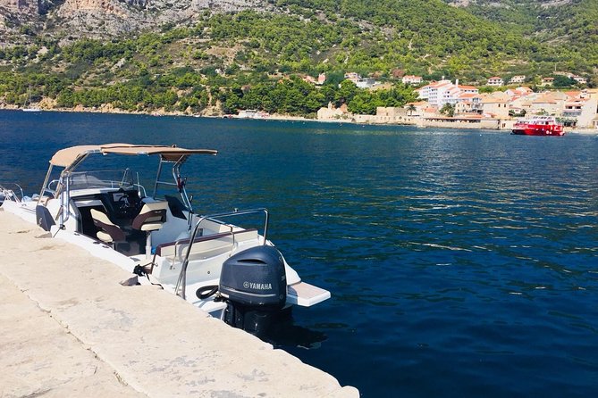 Speedboat transfer from Hvar town (Water taxi transfer) to Airport Split - Price: expensive alone, more sensible for five
